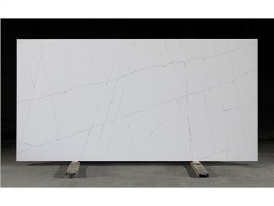 Kremenove pulti iz belega marmorja